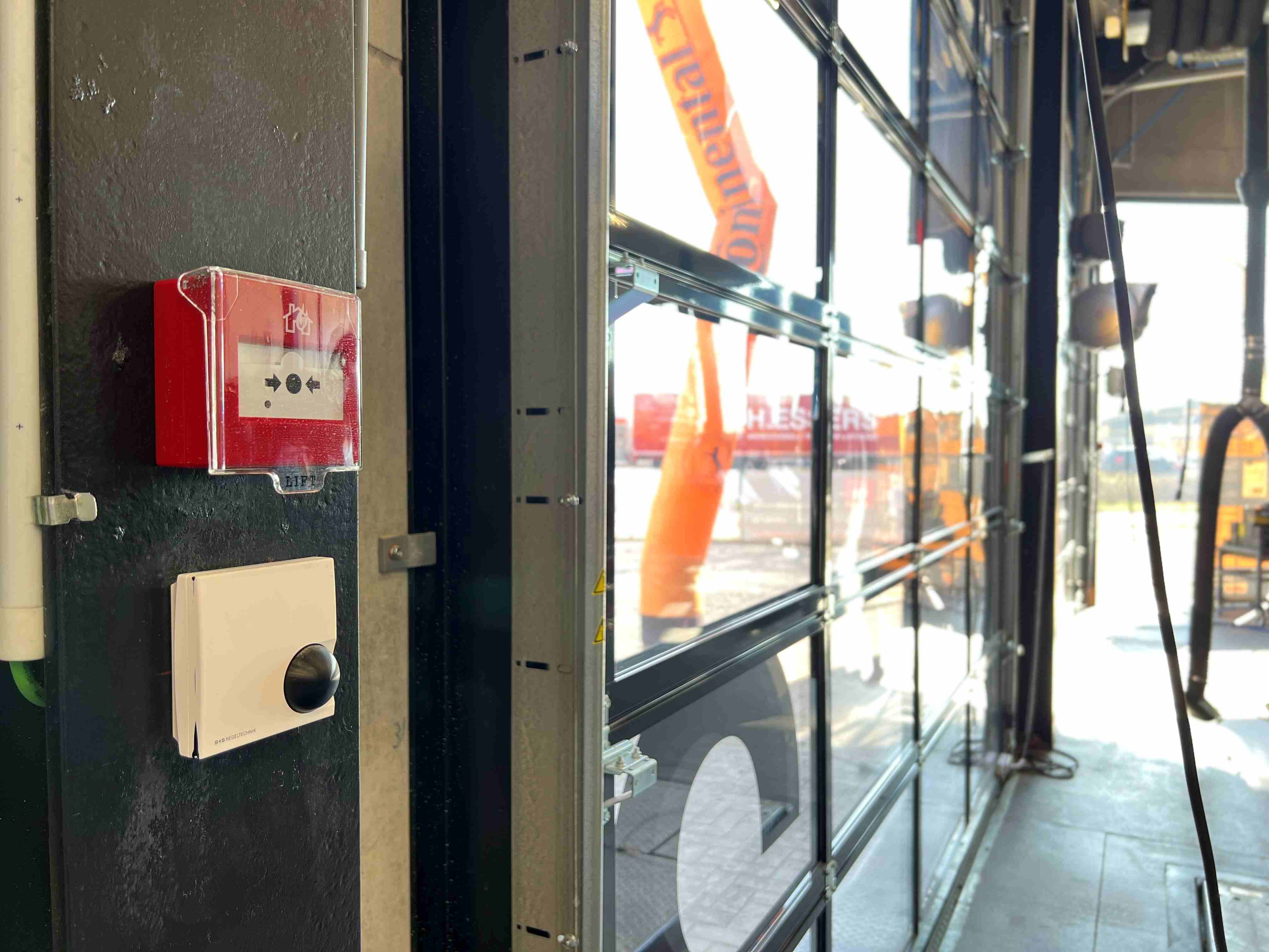 Voorkom batterijbrand in je garage of showroom